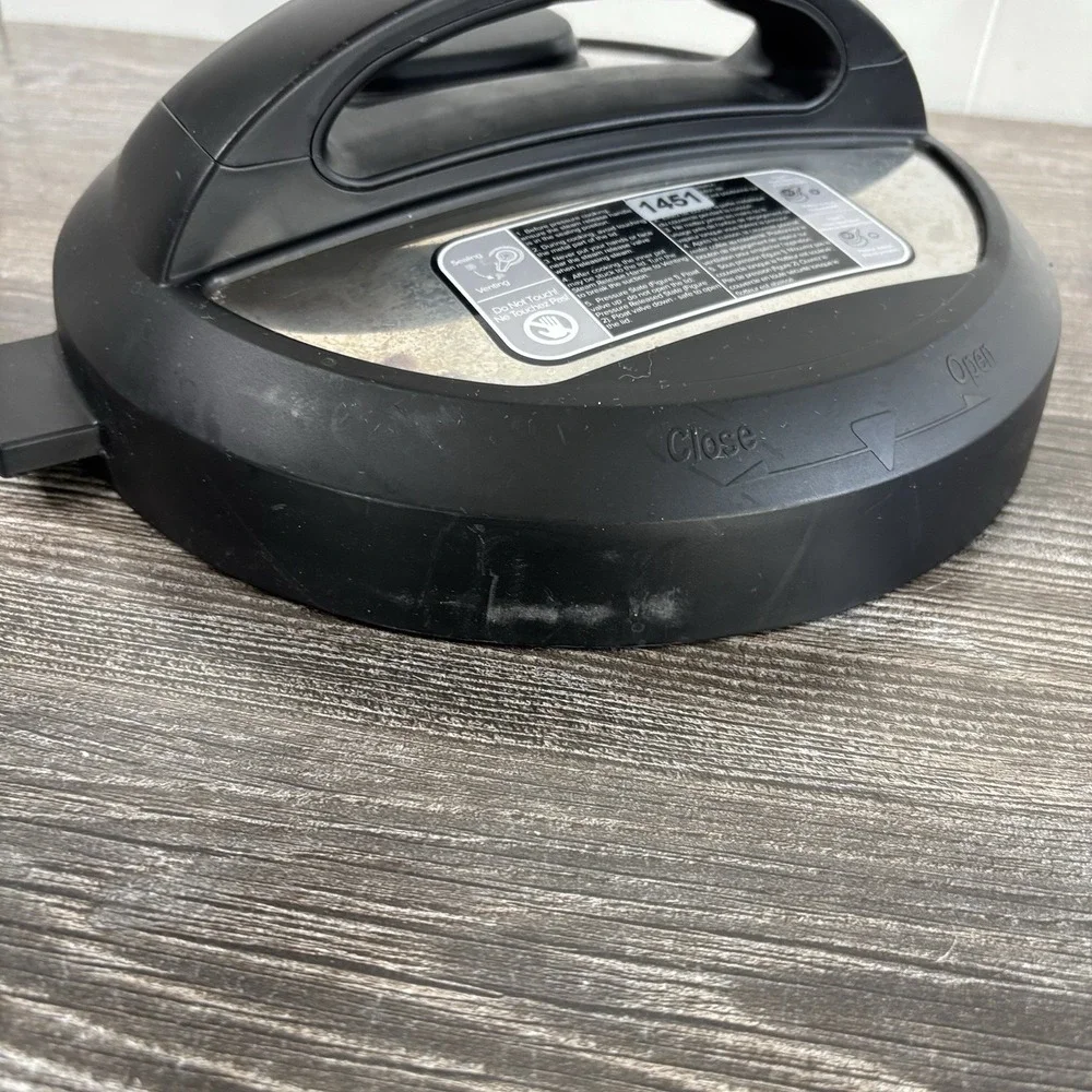 Instant Pot IP-DUO60 V3 6 qt Pressure Cooker Replacement Part Lid With Gasket